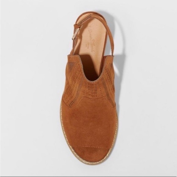 Universal Thread 💚 Brown sling back peep-toe shoe - Picture 3 of 9